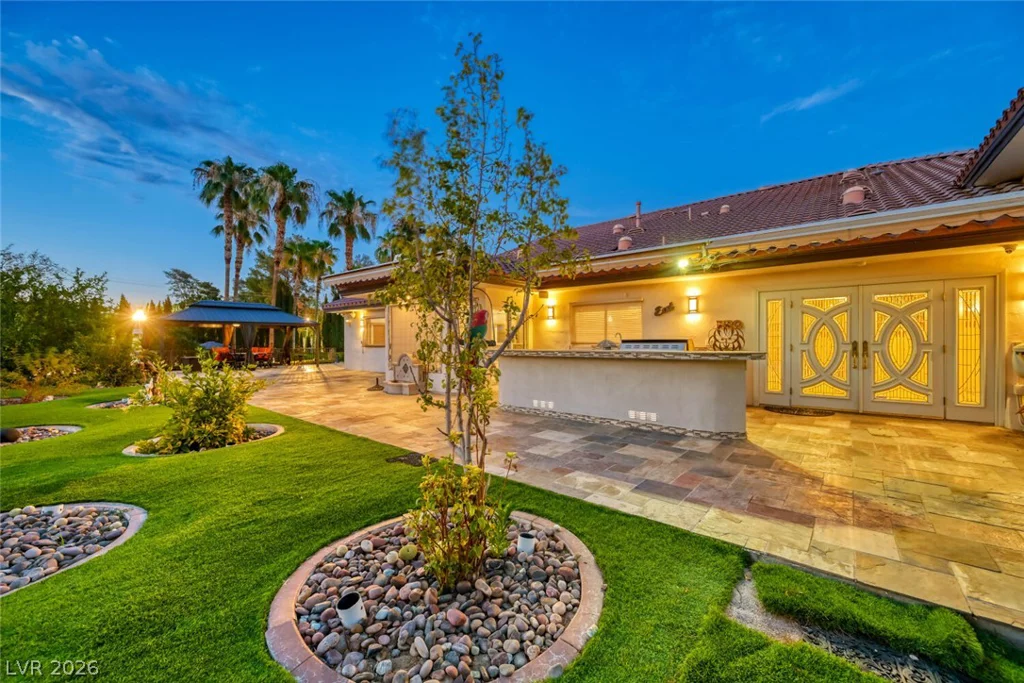 2426 Palomino, Las Vegas, NV 89107