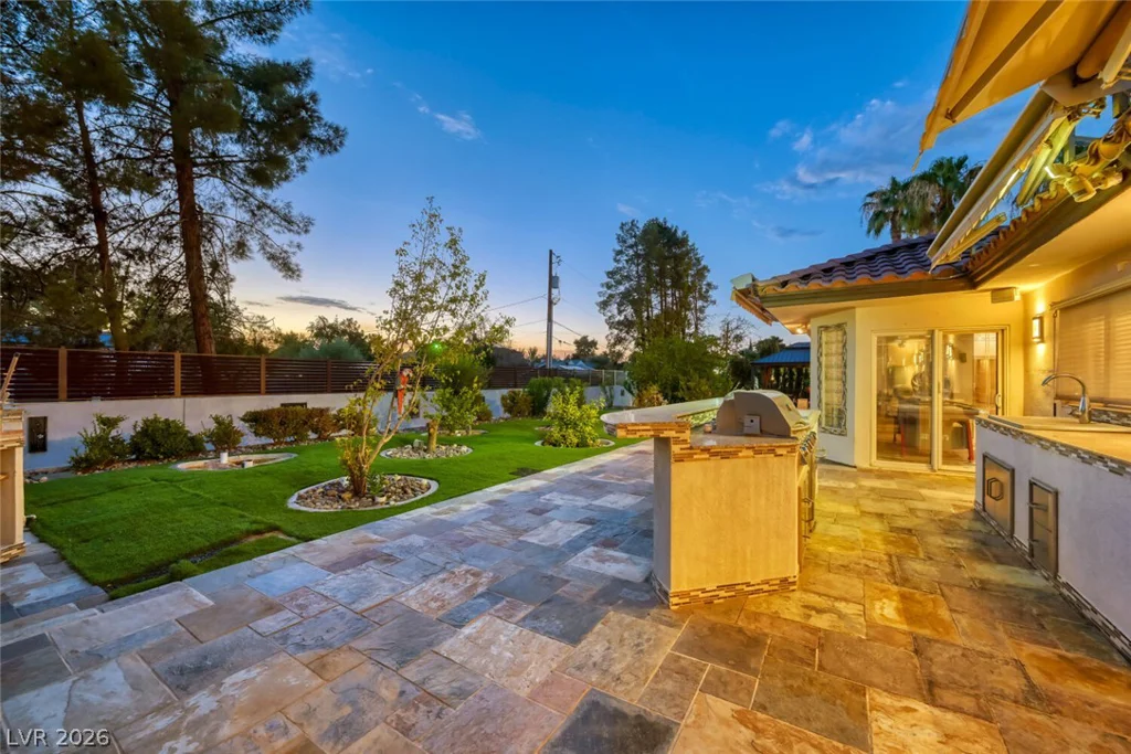 2426 Palomino, Las Vegas, NV 89107