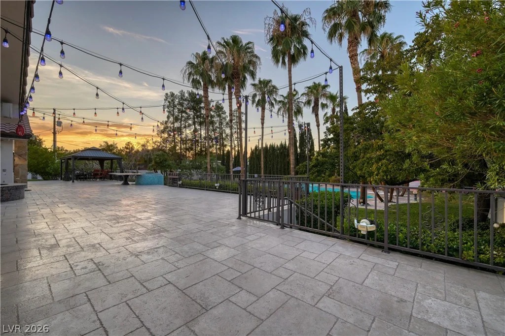 2426 Palomino, Las Vegas, NV 89107