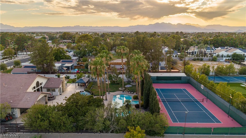 2426 Palomino, Las Vegas, NV 89107