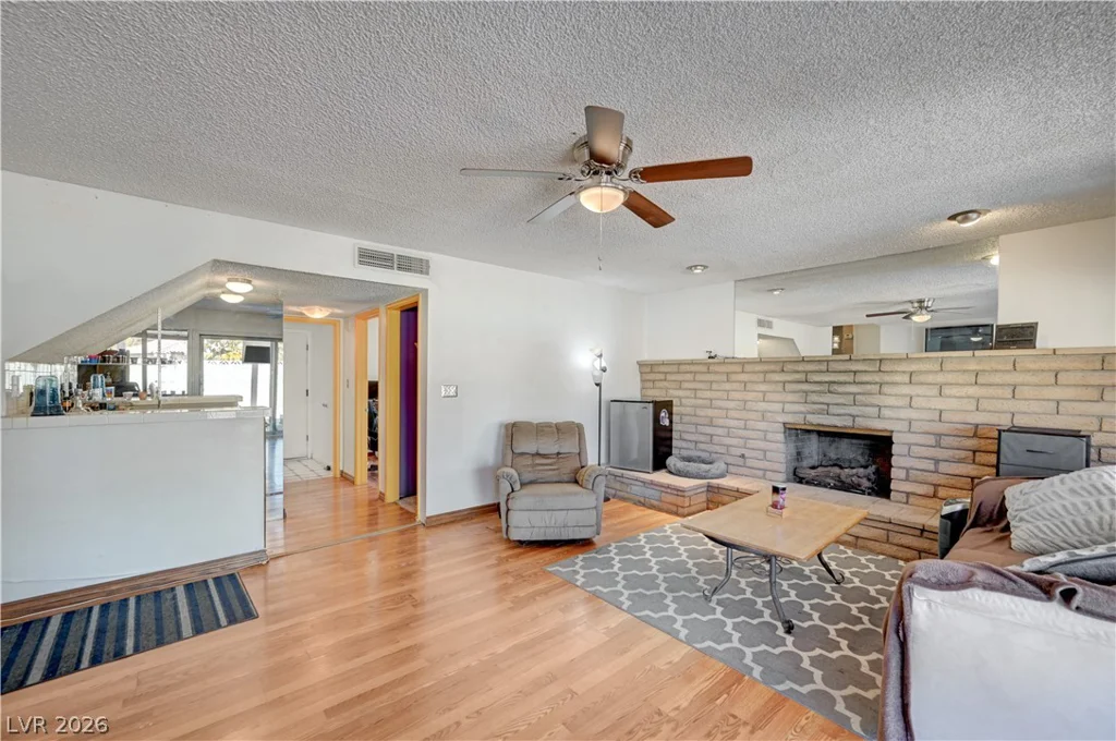 3568 Taos, Las Vegas, NV 89121