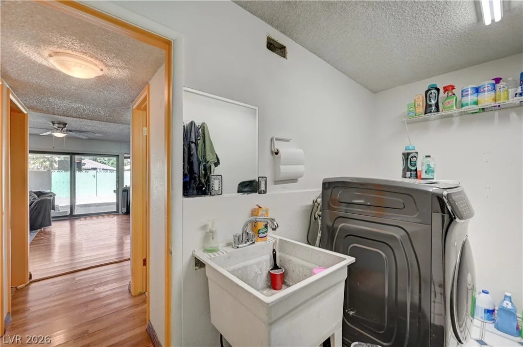 3568 Taos, Las Vegas, NV 89121