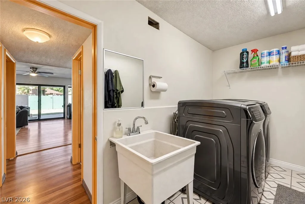 3568 Taos, Las Vegas, NV 89121