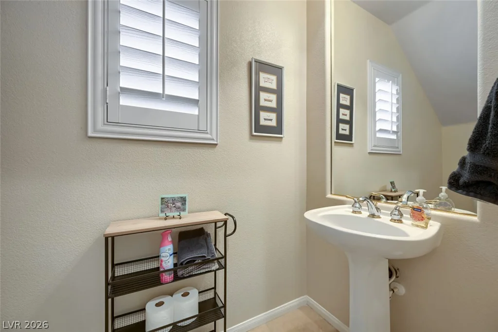 10505 Howling Coyote, Las Vegas, NV 89135
