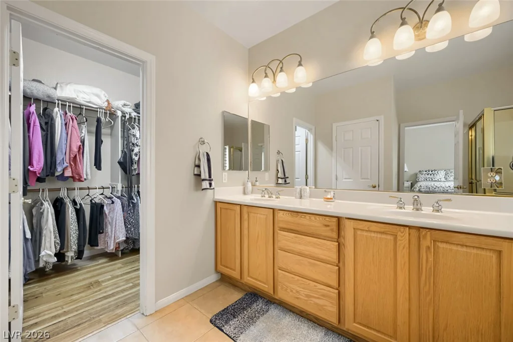 10505 Howling Coyote, Las Vegas, NV 89135