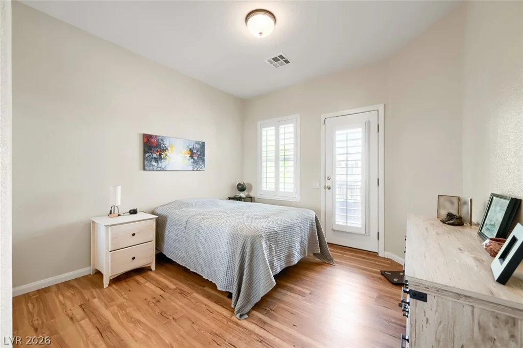 10505 Howling Coyote, Las Vegas, NV 89135