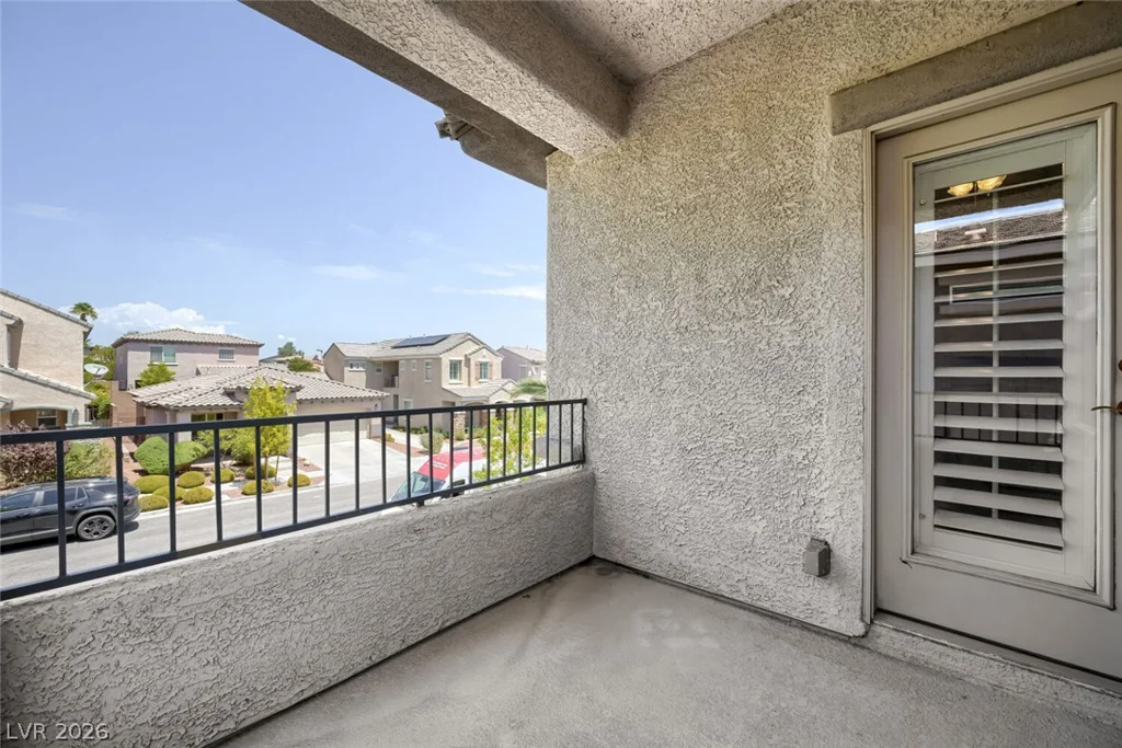 10505 Howling Coyote, Las Vegas, NV 89135