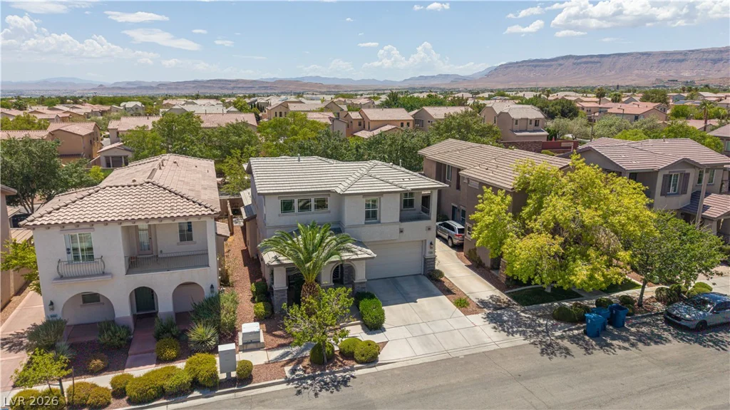 10505 Howling Coyote, Las Vegas, NV 89135