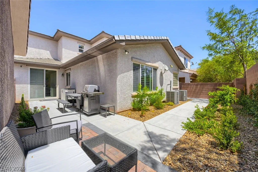 10505 Howling Coyote, Las Vegas, NV 89135