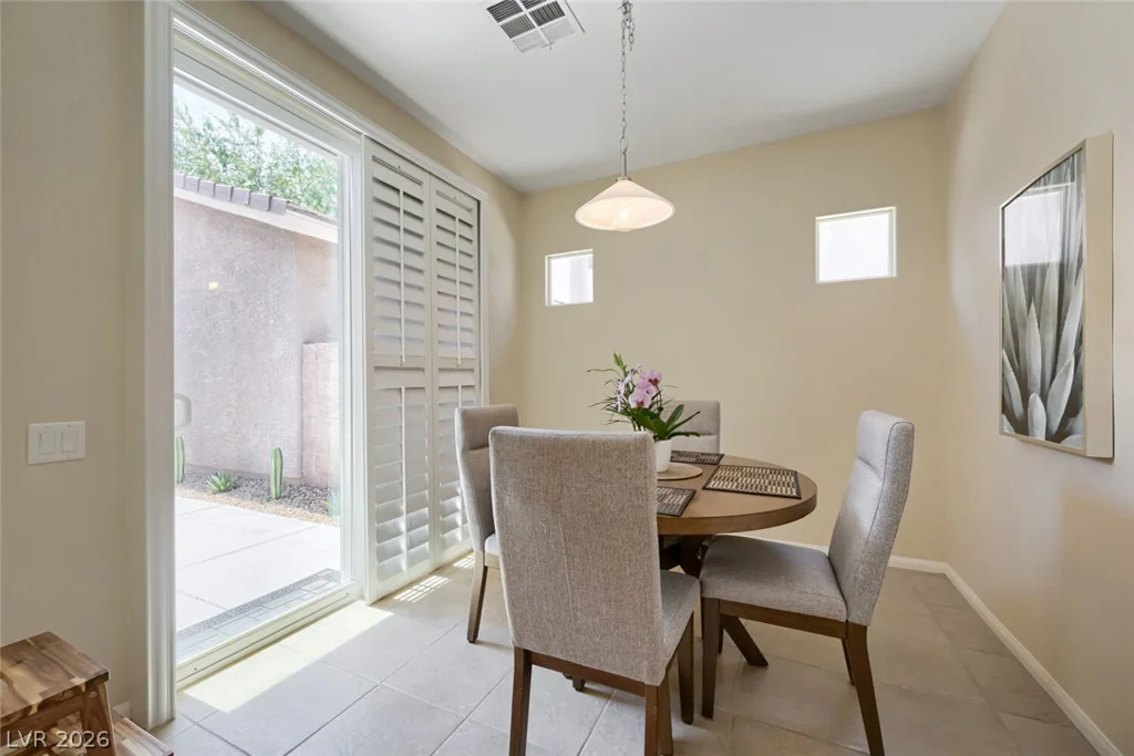 10505 Howling Coyote, Las Vegas, NV 89135