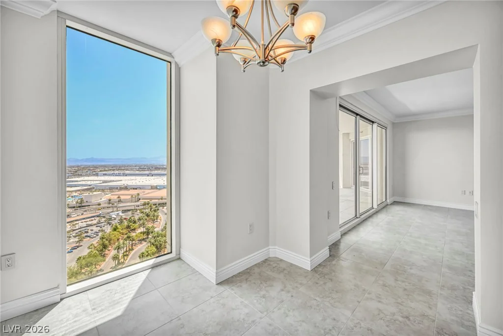 2777 Paradise, Las Vegas, NV 89109