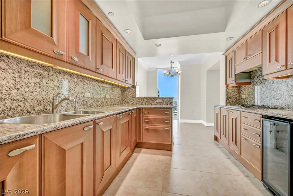 2777 Paradise, Las Vegas, NV 89109