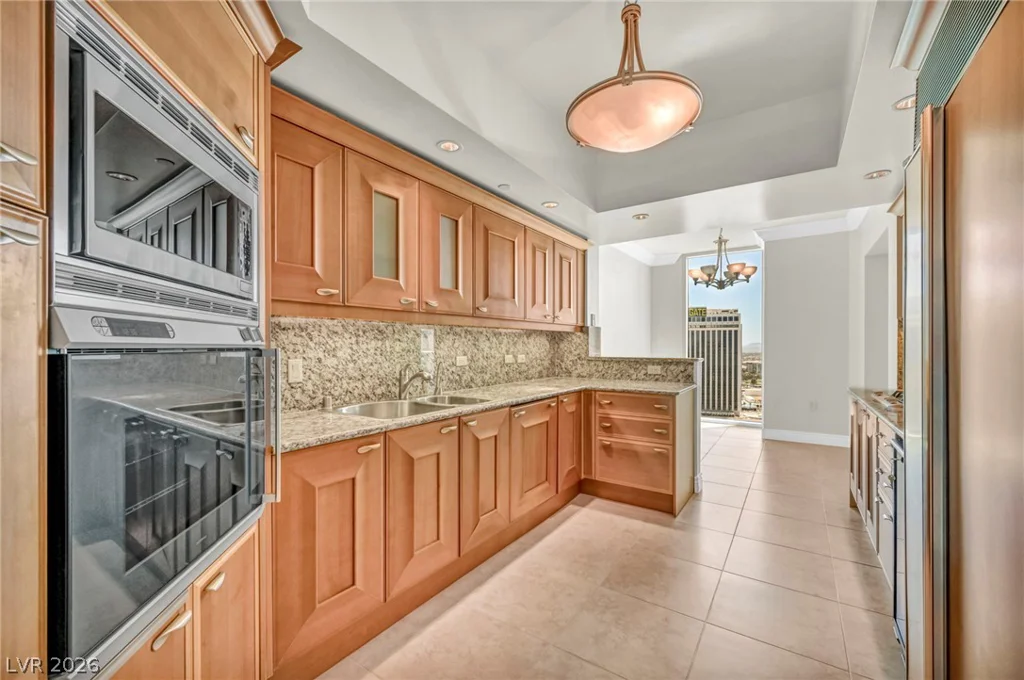 2777 Paradise, Las Vegas, NV 89109