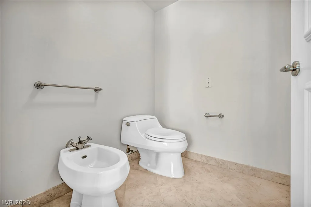 2777 Paradise, Las Vegas, NV 89109