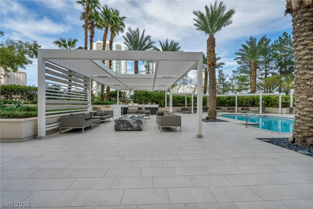 2777 Paradise, Las Vegas, NV 89109