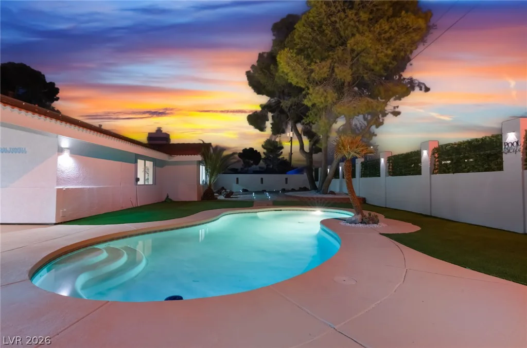 611 Fairway, Henderson, NV 89015