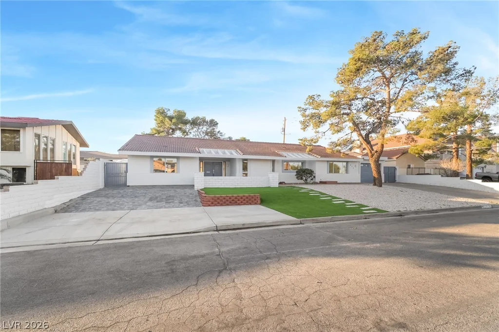 611 Fairway, Henderson, NV 89015