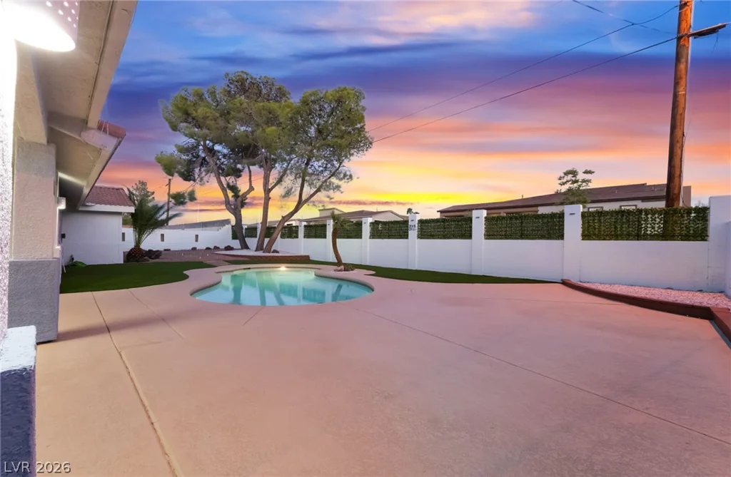611 Fairway, Henderson, NV 89015