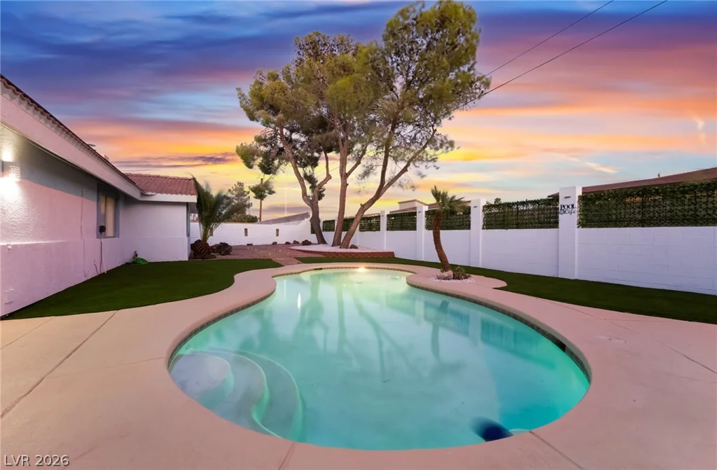 611 Fairway, Henderson, NV 89015