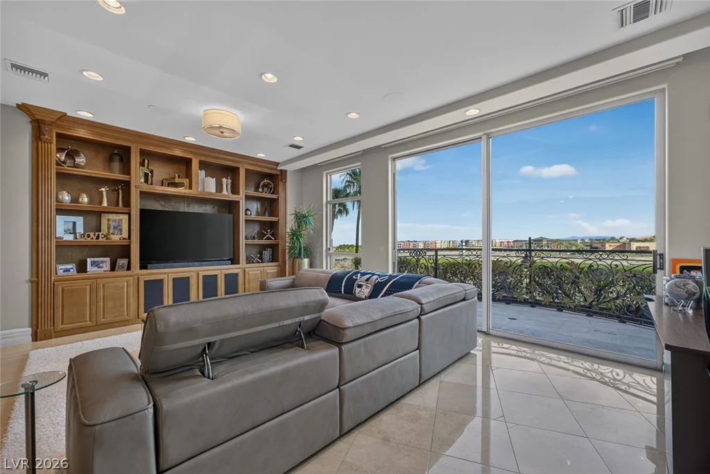 9101 Alta, Las Vegas, NV 89145