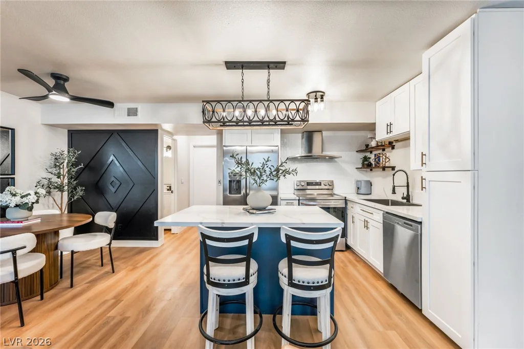 2471 Old Forge, Las Vegas, NV 89121