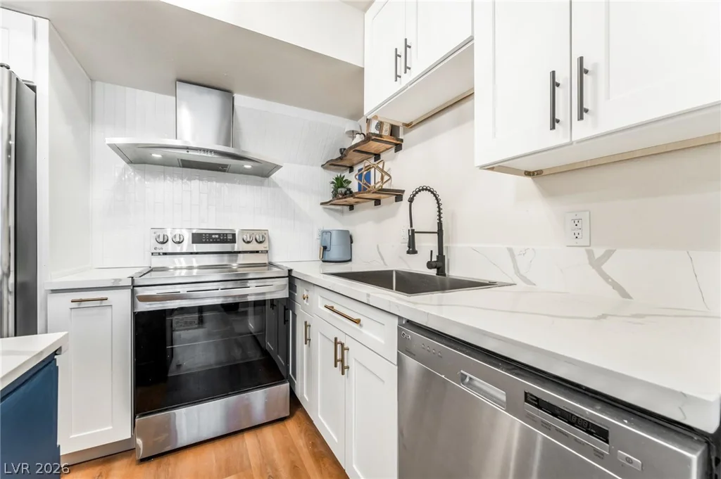 2471 Old Forge, Las Vegas, NV 89121