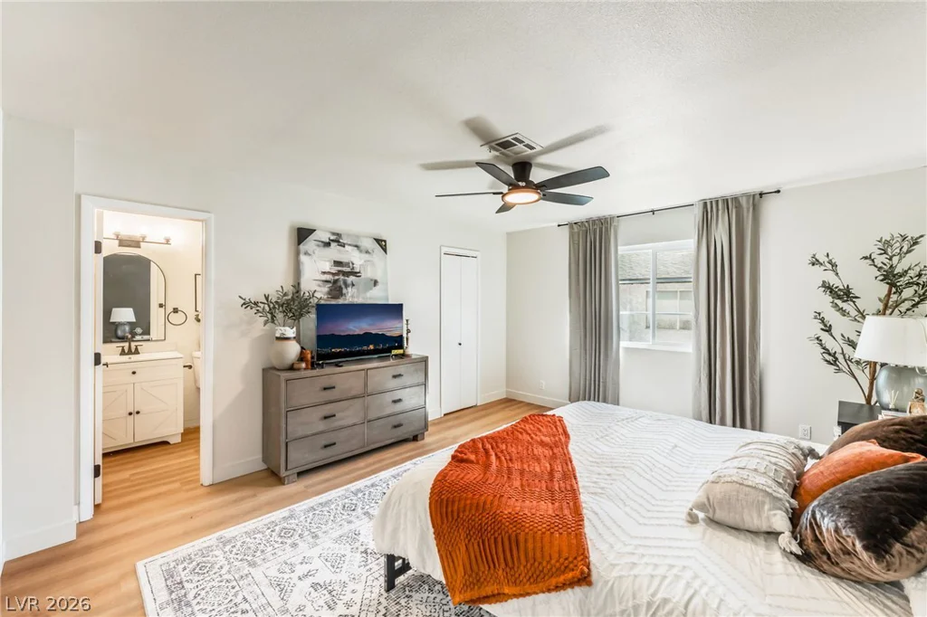 2471 Old Forge, Las Vegas, NV 89121