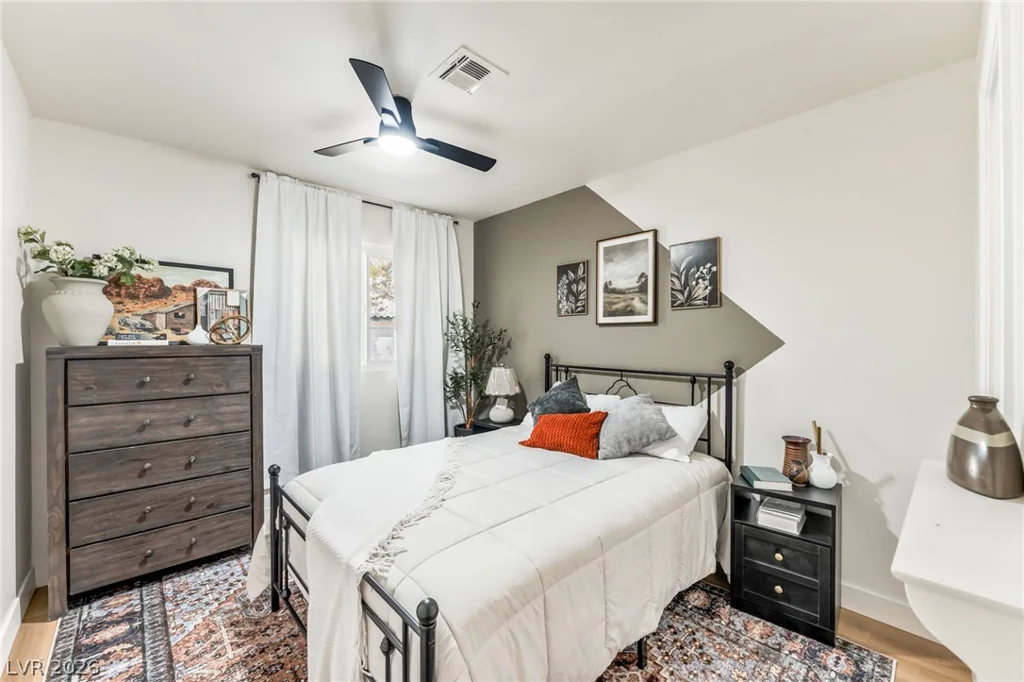 2471 Old Forge, Las Vegas, NV 89121