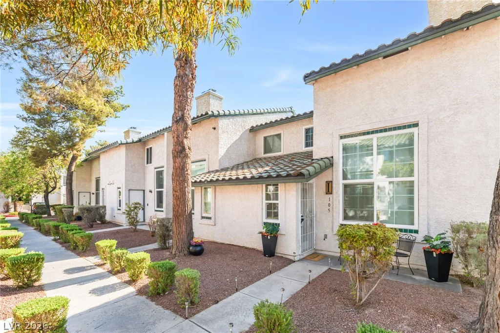 2471 Old Forge, Las Vegas, NV 89121