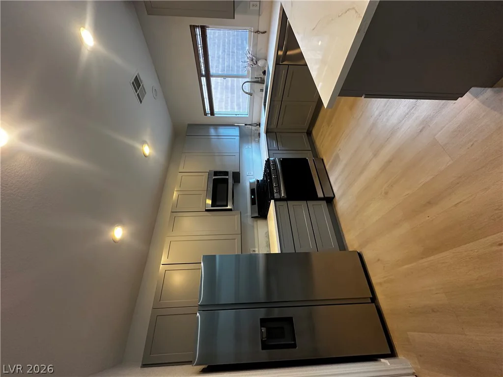 537 Lacabana Beach, Las Vegas, NV 89138