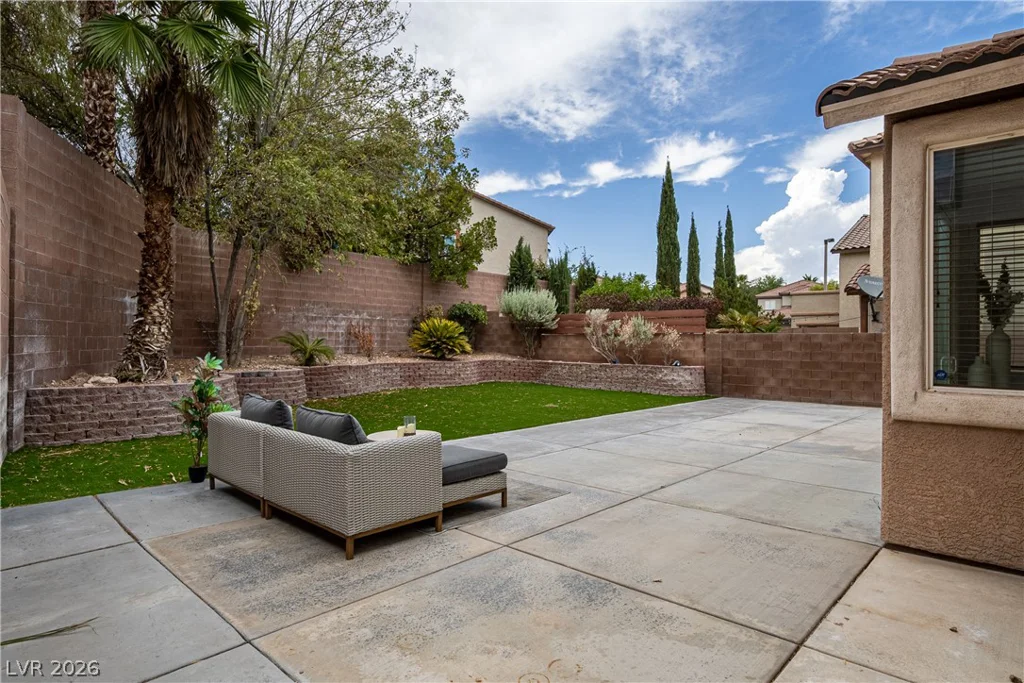 537 Lacabana Beach, Las Vegas, NV 89138