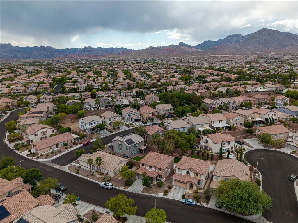 537 Lacabana Beach, Las Vegas, NV 89138