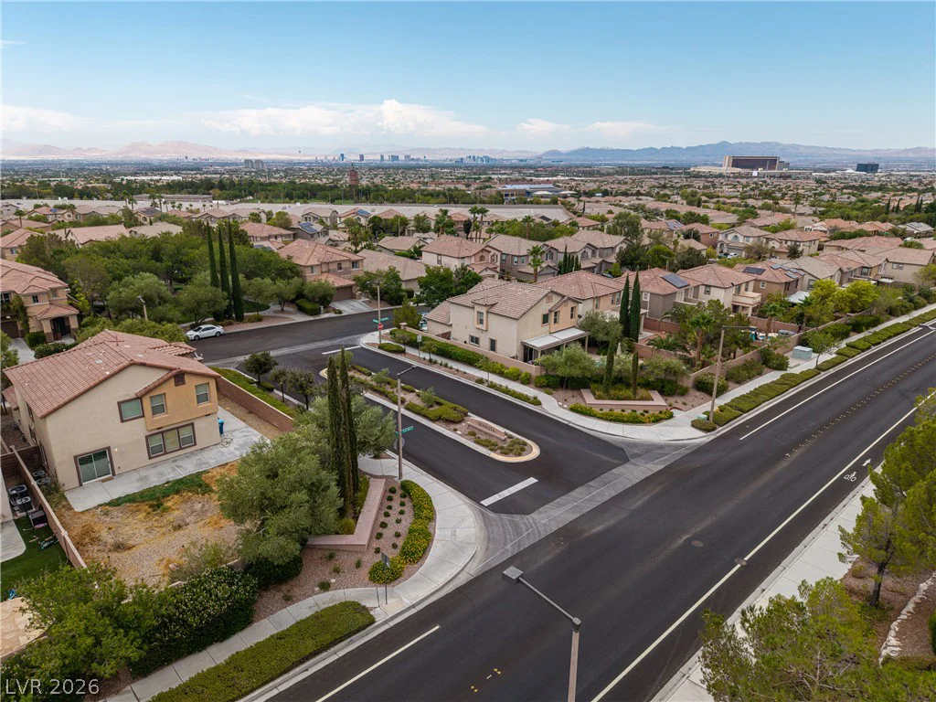 537 Lacabana Beach, Las Vegas, NV 89138