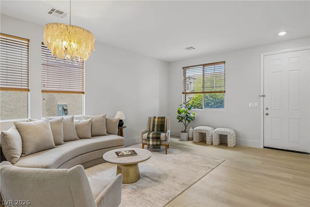537 Lacabana Beach, Las Vegas, NV 89138