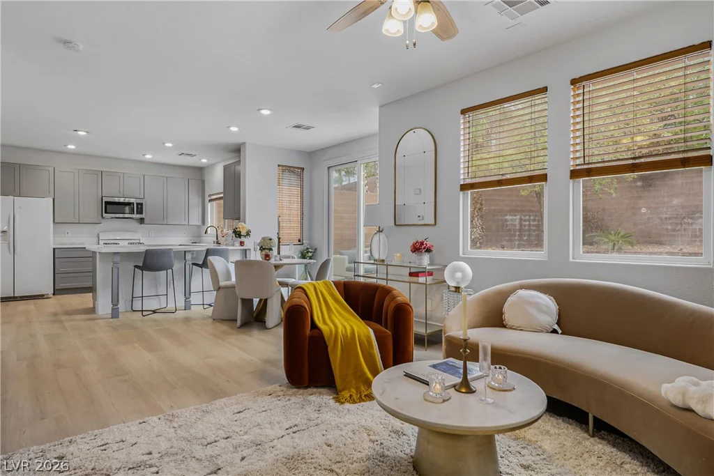 537 Lacabana Beach, Las Vegas, NV 89138