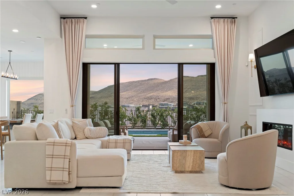 11115 Rolling Vista, Las Vegas, NV 89135