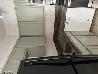 100 Crestline, Las Vegas, NV 89107