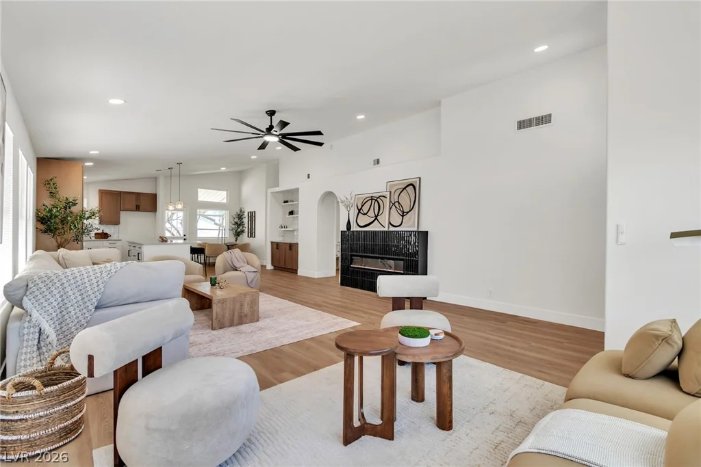8220 Mt Brodie, Las Vegas, NV 89145