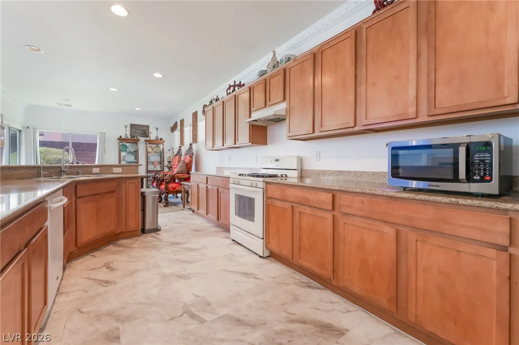 6613 Johnny Love, North Las Vegas, NV 89086