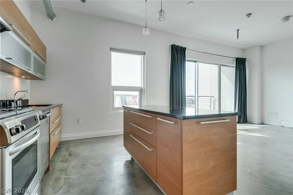 200 HOOVER, Las Vegas, NV 89101