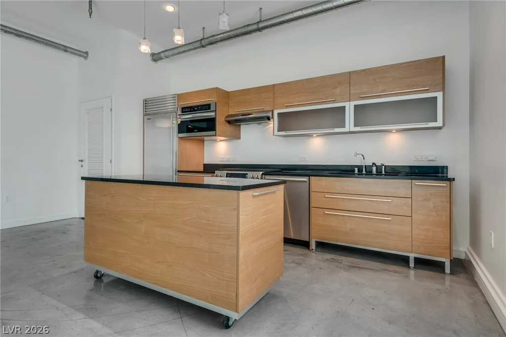 200 HOOVER, Las Vegas, NV 89101