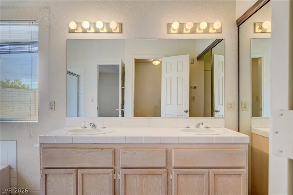 7129 Deepriver, Las Vegas, NV 89129