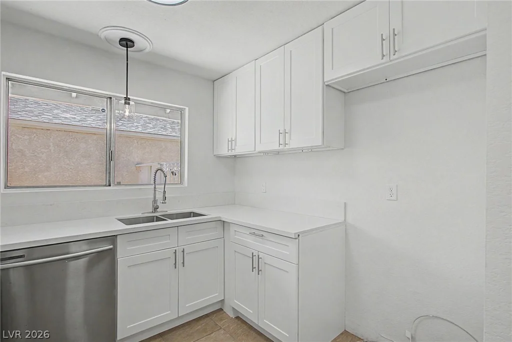 6794 Mangrum, Las Vegas, NV 89103