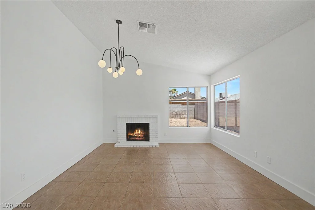 6794 Mangrum, Las Vegas, NV 89103