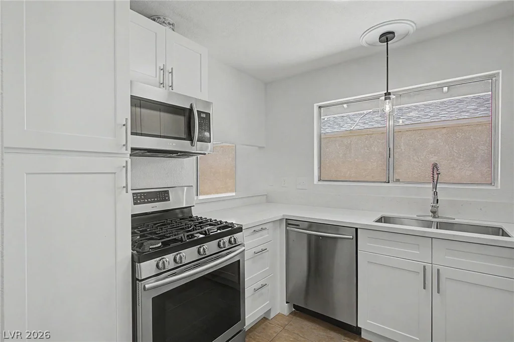 6794 Mangrum, Las Vegas, NV 89103