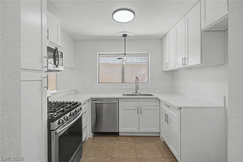 6794 Mangrum, Las Vegas, NV 89103