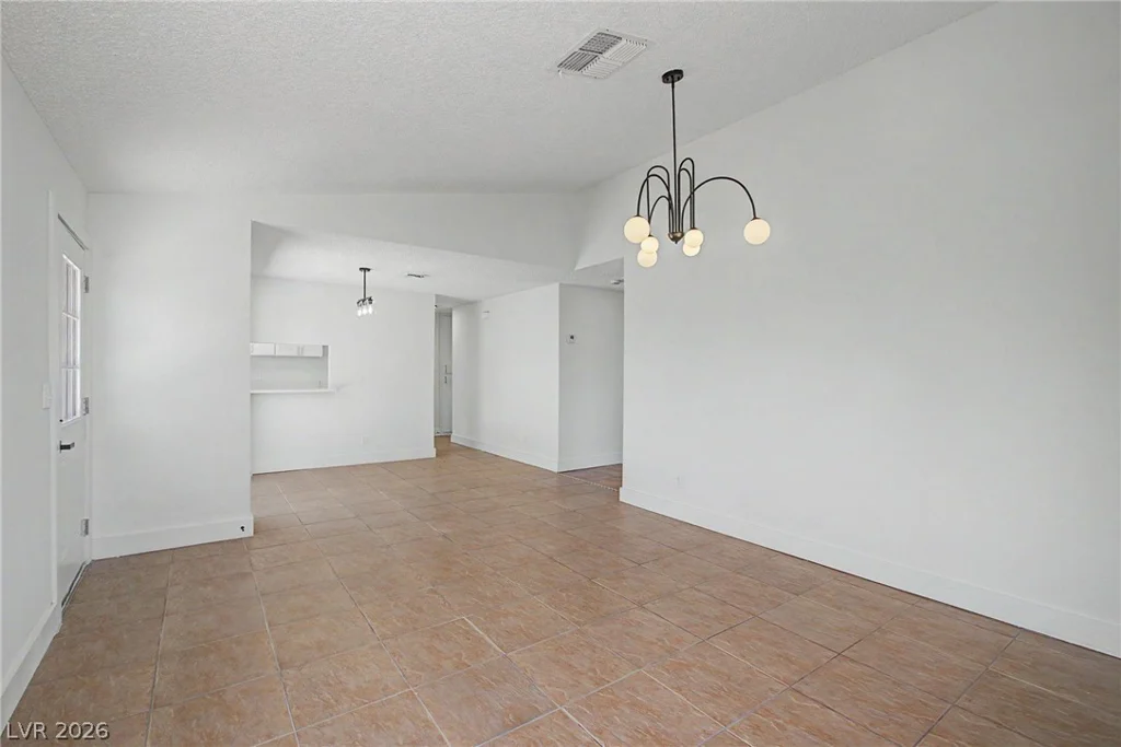 6794 Mangrum, Las Vegas, NV 89103