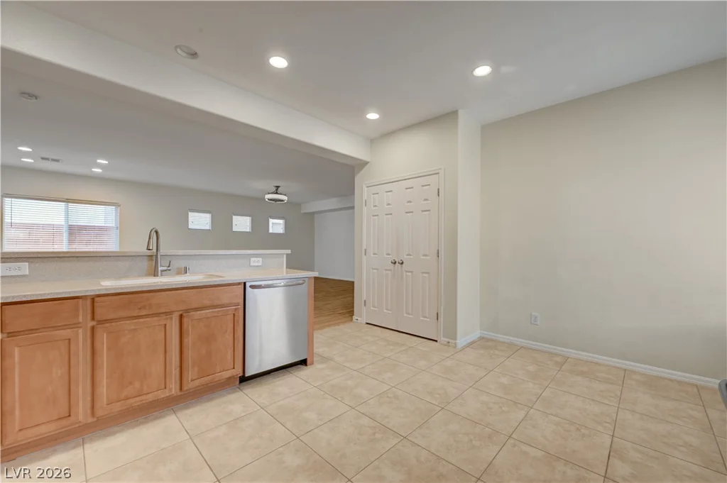 6444 Bristlebird, North Las Vegas, NV 89084