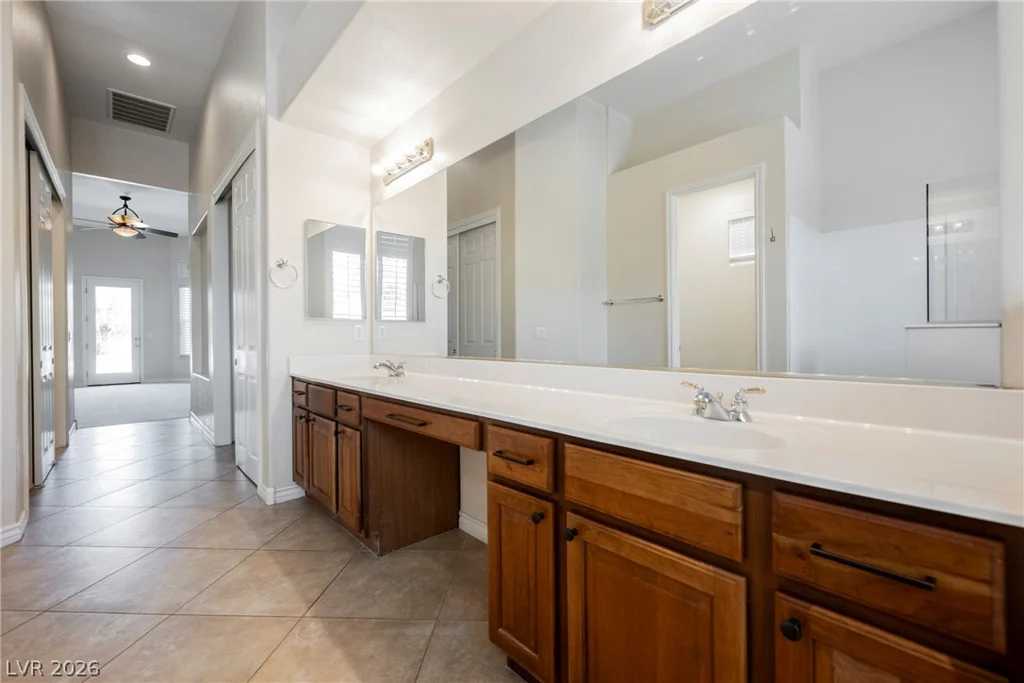 6008 Chessington, Las Vegas, NV 89131
