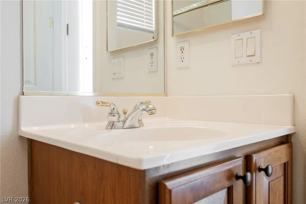 6008 Chessington, Las Vegas, NV 89131